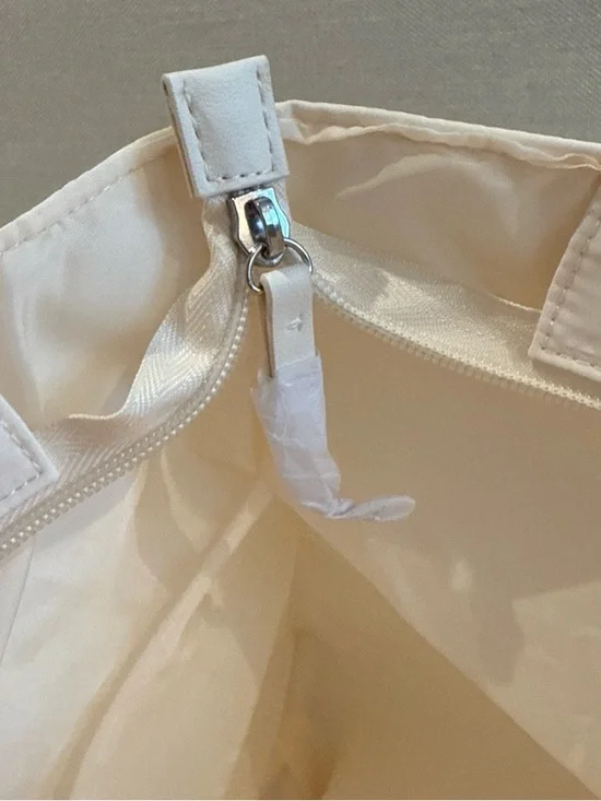 PINK Victoria's Secret Ivory Tote with Crystal Logo Straps - Picture 5 of 9